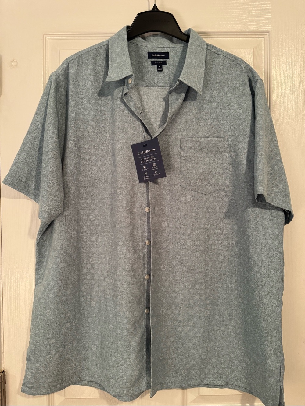 croft & barrow Light green Short-Sleeve Button Down Shirt with Subtle Print